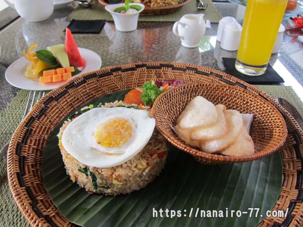 ヴィラアイルバリのインドネシア料理の朝食